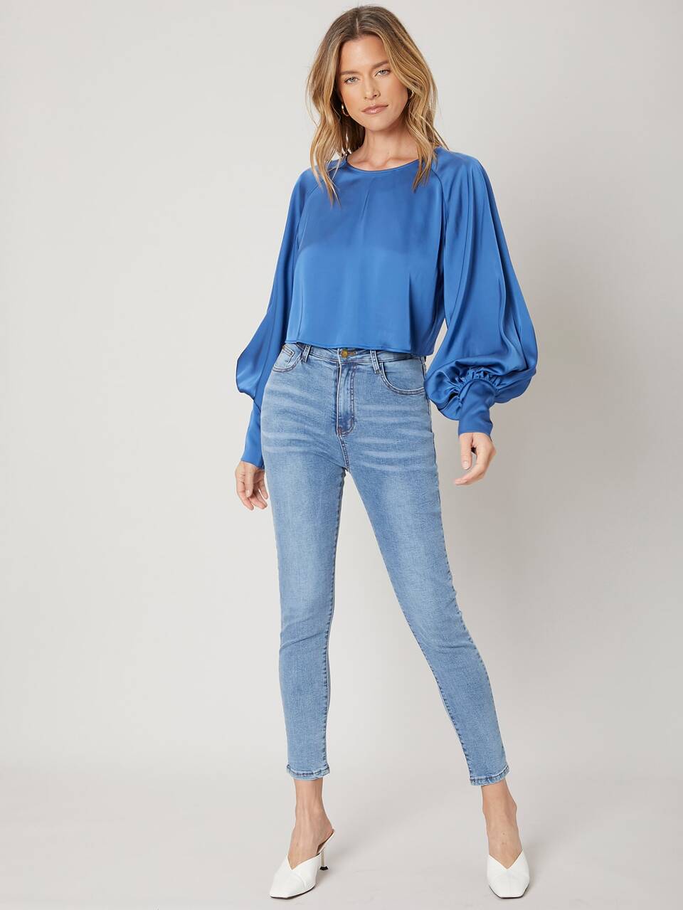 MOTF LANTERN SLEEVE CROP TOP