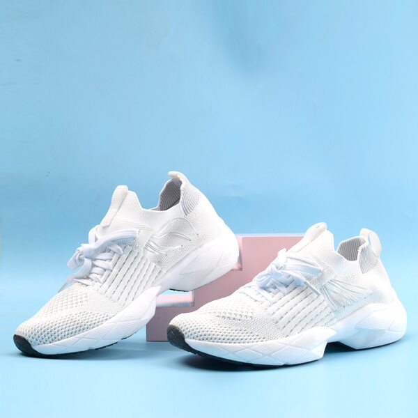 

Minimalist Lace Up Front Sneakers, White