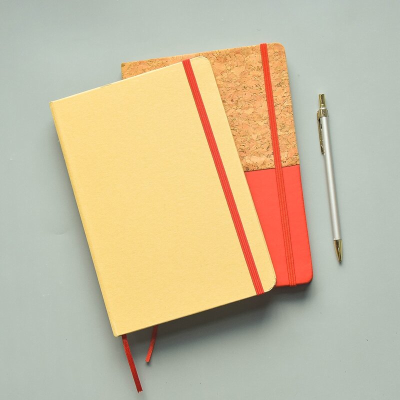 

1pc Random Notebook With Elastic Band, Multicolor