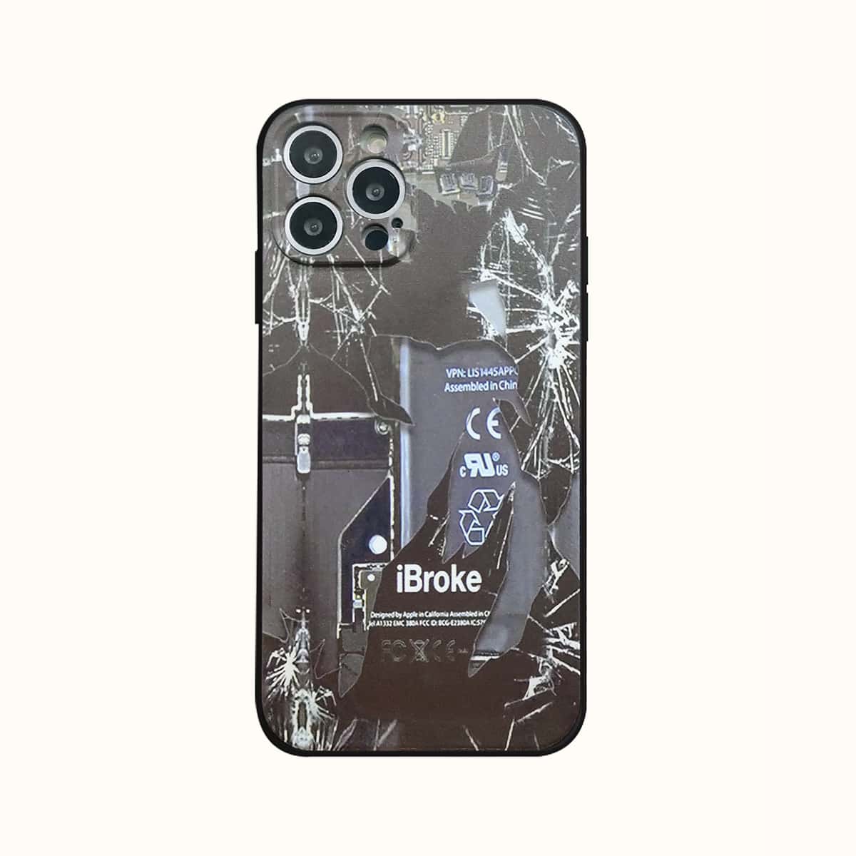 

Letter Graphic Phone Case, Multicolor