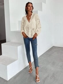 Aveloria 休闲纯色孔眼刺绣缺口领衬衫 - 杏色 - 查看 3