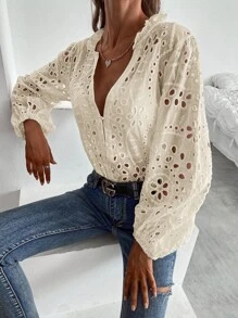 Aveloria 休闲纯色孔眼刺绣缺口领衬衫 - 杏色 - 查看 4