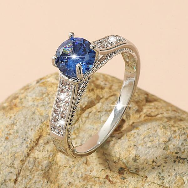 

Zircon Decor Ring, Silver