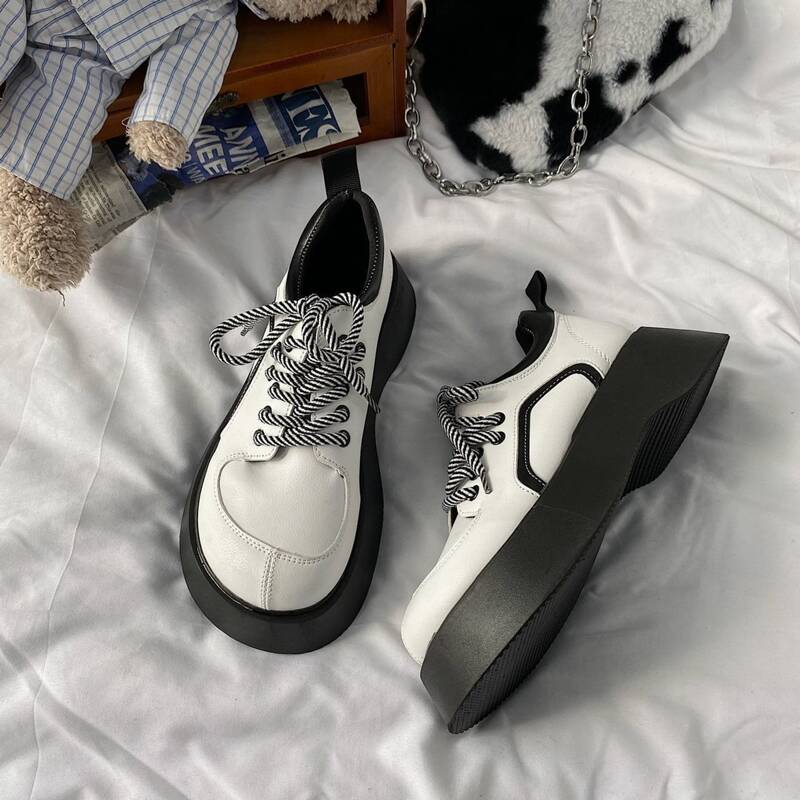 

Two Tone Lace-up Front Flatform Oxfords, White