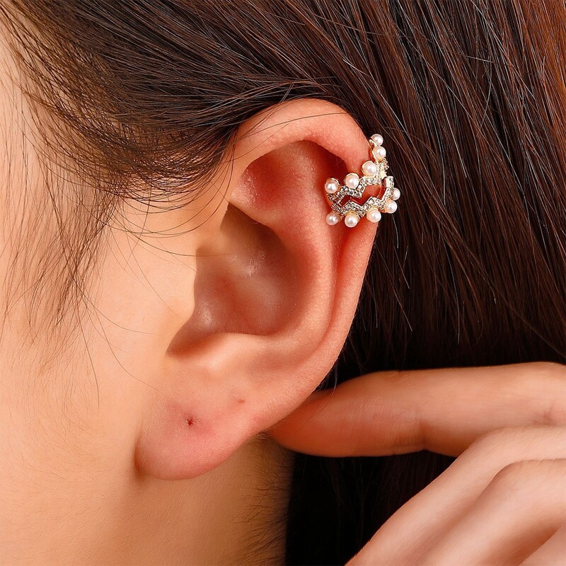 

1pc Faux Pearl Decor Ear Cuff, Gold