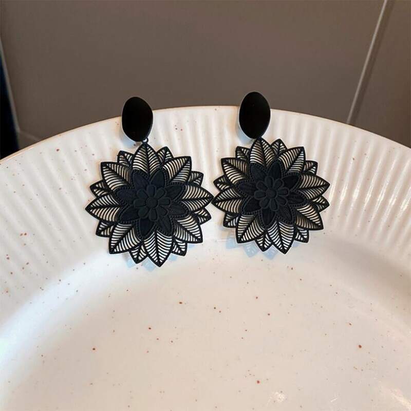 

Hollow Out Flower Drop Earrings, Black
