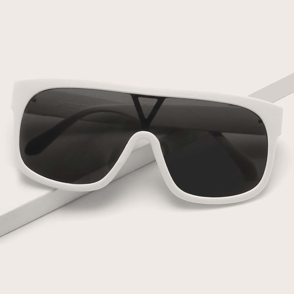 

Flat Top Frame Sunglasses
