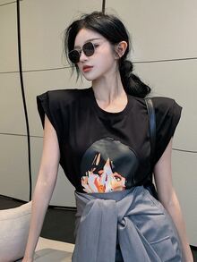 人物圖案墊肩T恤 - 黑色 - 查看 3