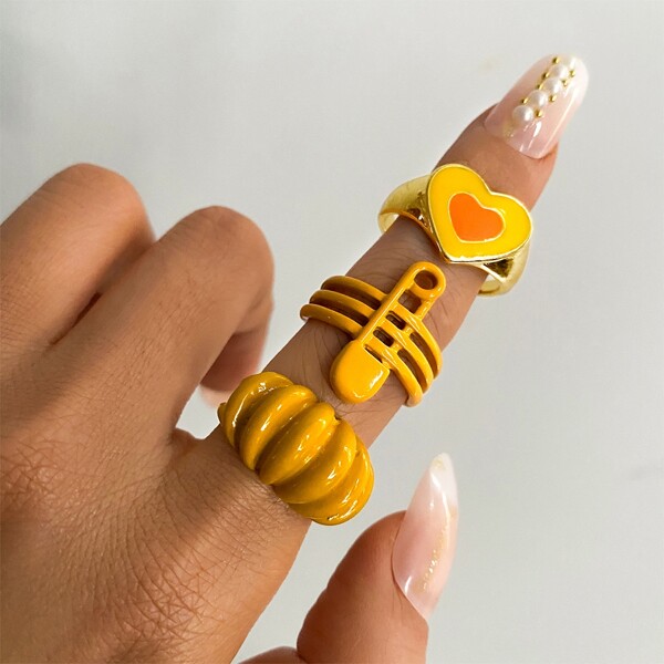 

3pcs Heart Decor Ring, Yellow