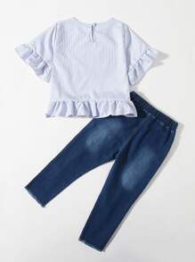 年輕女孩穿條紋襯衫搭配破洞牛仔褲 - 藍白色 - 查看 2