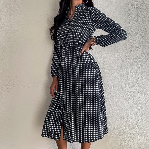 

Notched Neck Allover Geo Print A-line Dress, Black and white