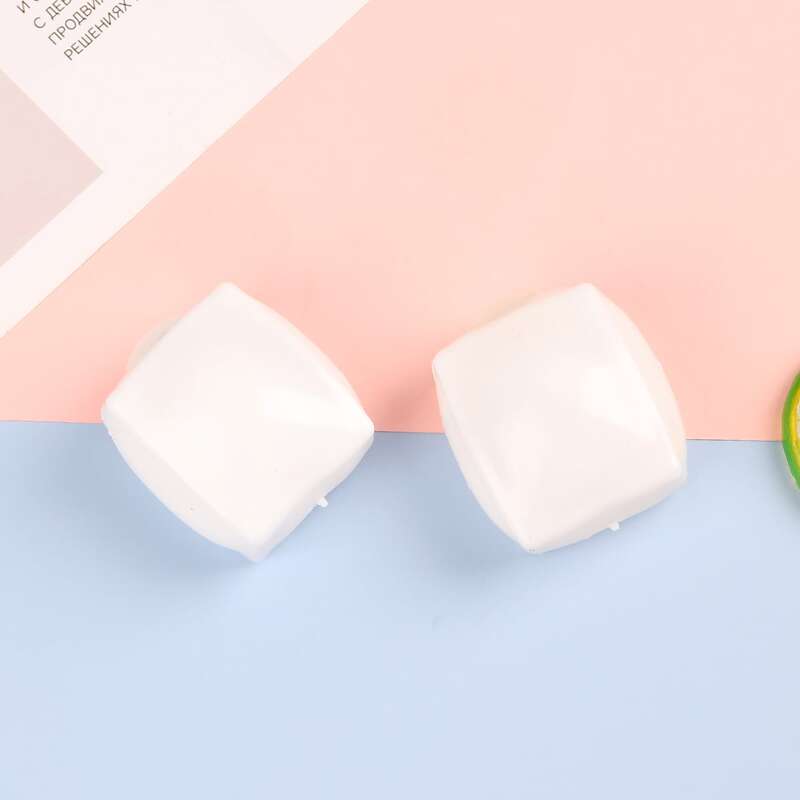 

1pc Tofu Design Pinch Toy, White