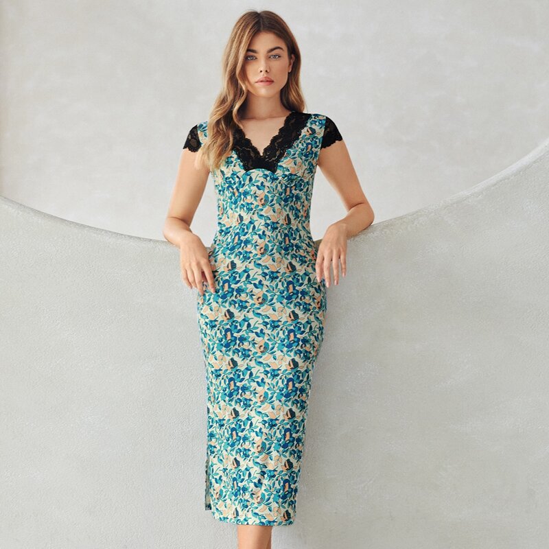 

Allover Floral Print Contrast Lace Split Hem Nightdress, Multicolor