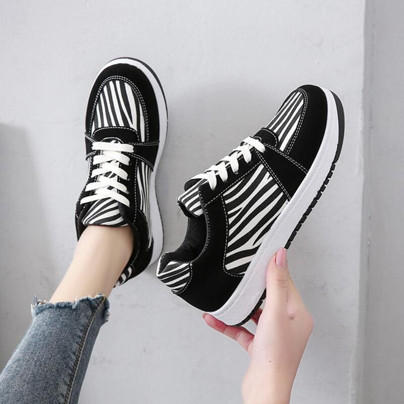 

Zebra Striped Pattern Skate Shoes, Black and white