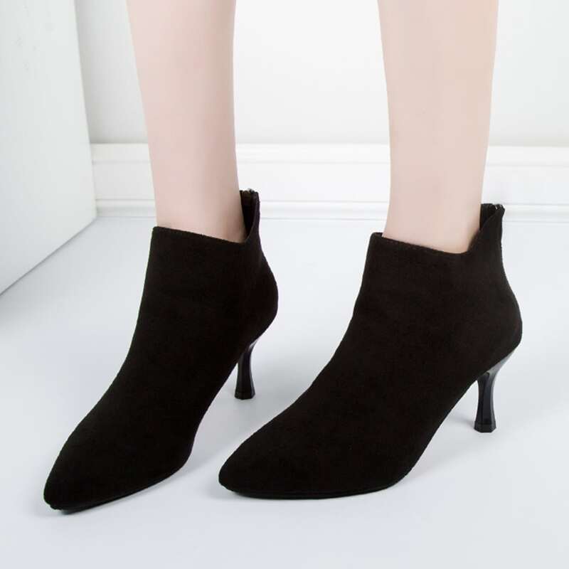 

Minimalist Heeled Boots, Black