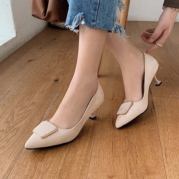 

Minimalist Point Toe Court Pumps, Apricot