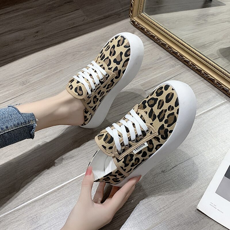 

Leopard Pattern Slip On Canvas Shoes, Multicolor