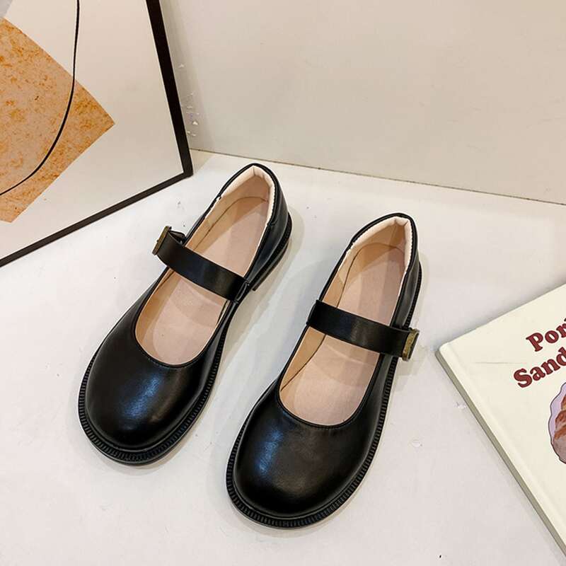 

Buckle Strap Mary Janes, Black