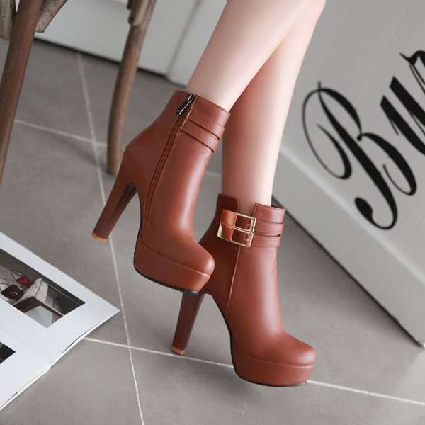 

Minimalist Buckle Decor Side Zipper Platform Boots, Brown