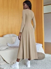 SHEIN Unity 素色圓領長洋裝 - 卡其色 - 查看 2