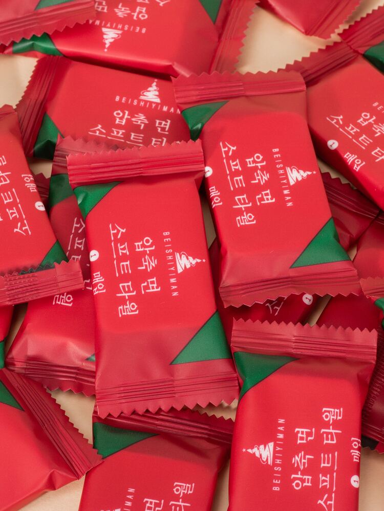 20pcs Compression Face Towel,Portable Compression Square Towel Suitable For Travel, Home, Camping, Outdoor - White - View 6