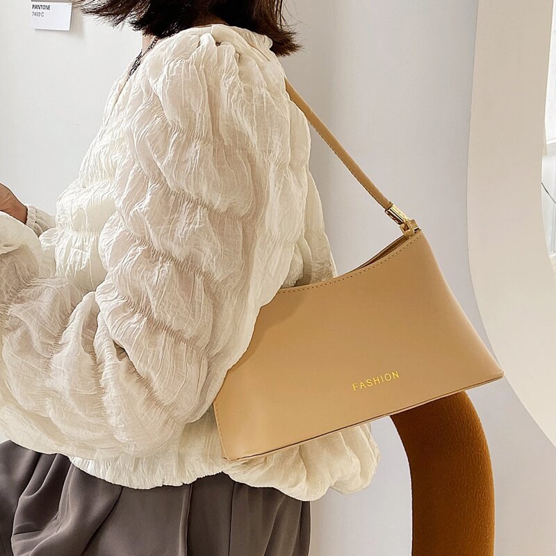 

Minimalist Shoulder Bag, Khaki