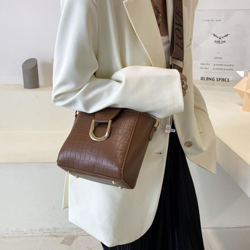 

Metal Decor Croc Embossed Crossbody Bag, Brown