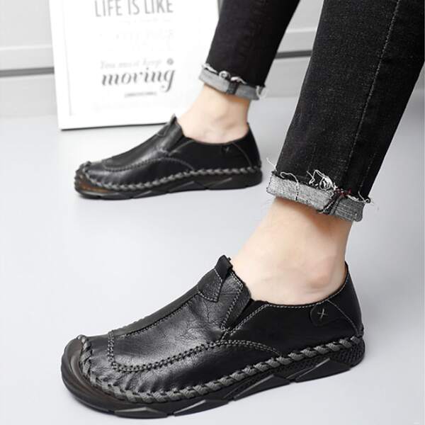 

Men Minimalist Slip-On Loafers, Black