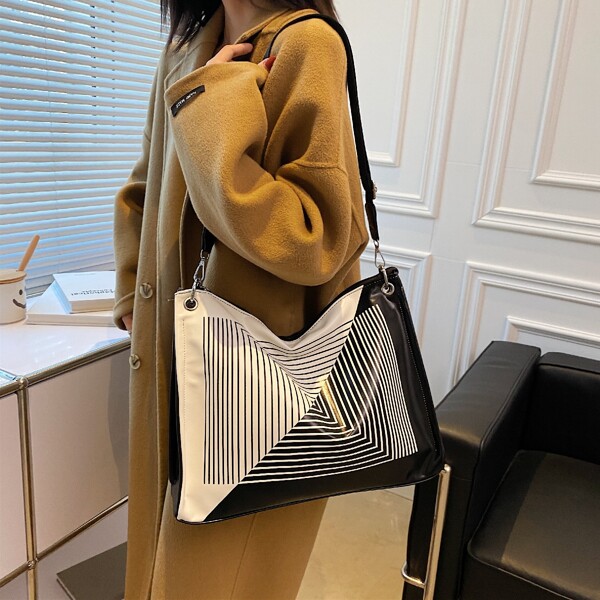 

Two Tone Geometric Pattern Shoulder Bag, Black and white