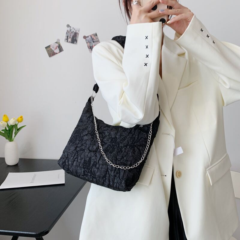 

Chain Decor Shoulder Bag, Black