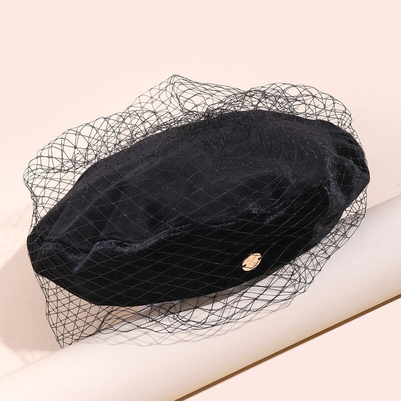 

Contrast Fishnet Beret, Black