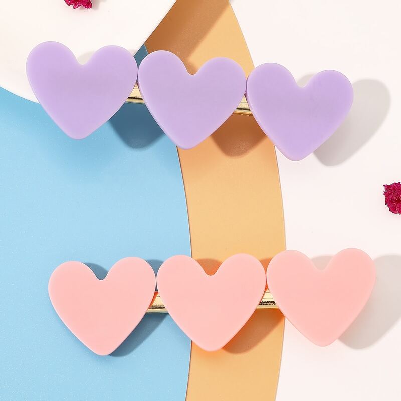

2pcs Heart Decor Hair Clip, Multicolor
