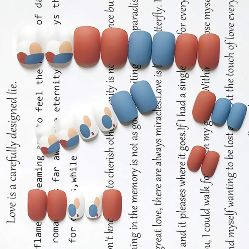 

24pcs Colorblock Pattern Fake Nail, Baby blue