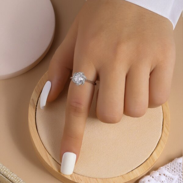 

Zircon Decor Ring, Silver