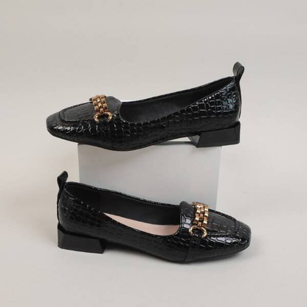

Croc Embossed Chain Decor Chunky Flats, Black