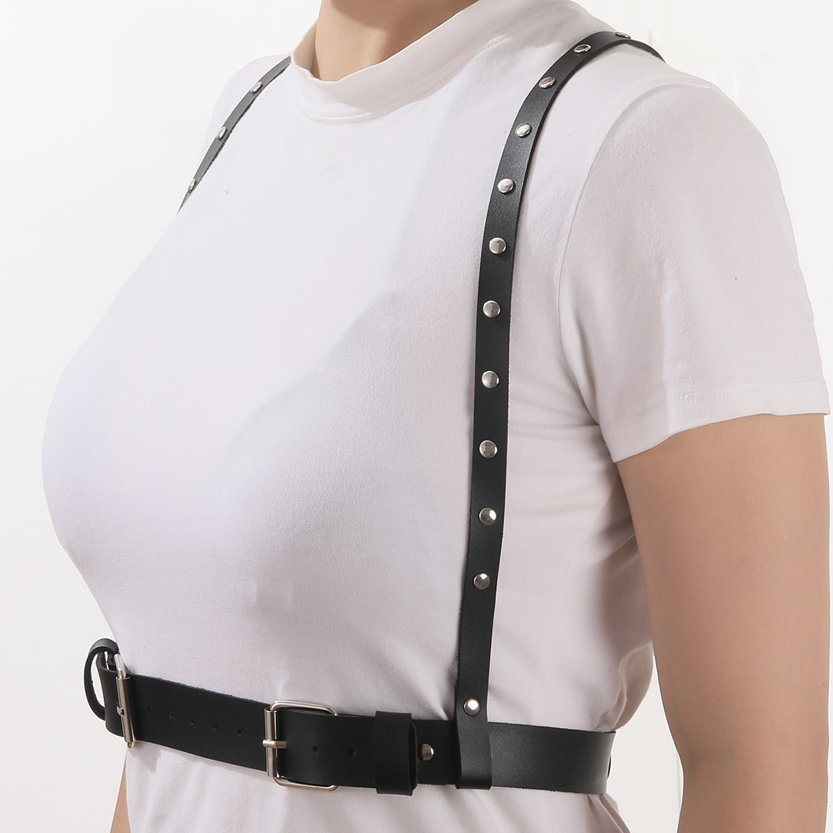 Портупея с заклепками