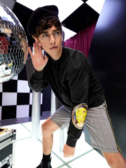 Manfinity VCAY Men's Oversized Pullover With Cartoon Graphic, Pocket And Drop Shoulder Design, For Fall Winter