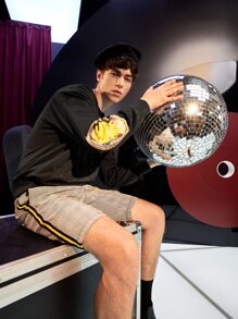 Manfinity VCAY Men's Oversized Pullover With Cartoon Graphic, Pocket And Drop Shoulder Design, For Fall Winter