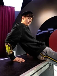 Manfinity VCAY Men's Oversized Pullover With Cartoon Graphic, Pocket And Drop Shoulder Design, For Fall Winter