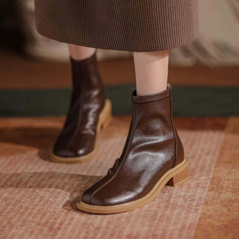 

Minimalist Back Zip Classic Boots, Brown