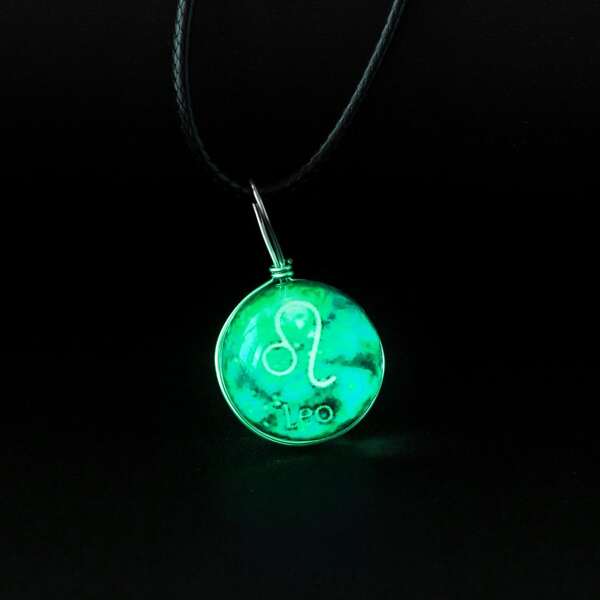 

Girls Leo Pattern Necklace, Blue