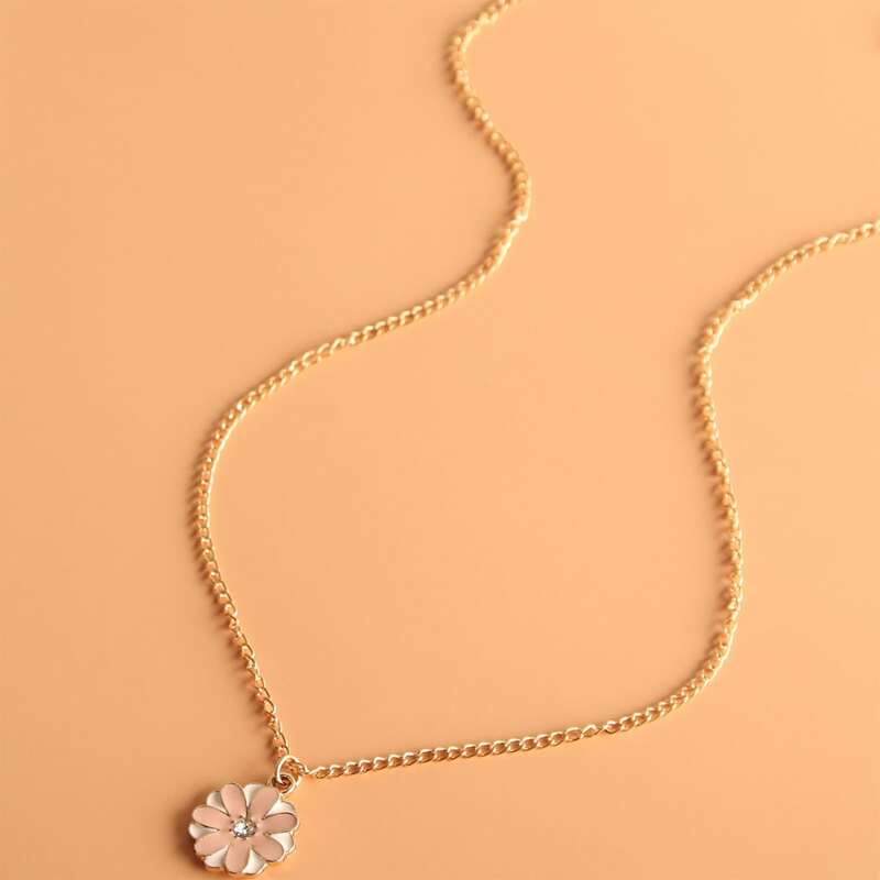 

Flower Pendant Necklace, Pink