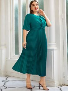 Modelyn Plus Twist Front Pleated Hem Dress - Green - View 5