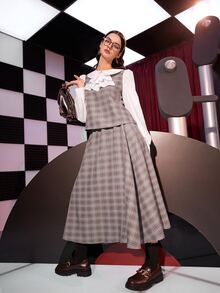 Mulvari 格紋彼得潘領燈籠袖上衣和半身裙