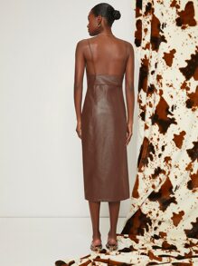 SHEIN 單排釦側露背PU皮革吊帶連衣裙 - 巧克力棕 - 查看 2