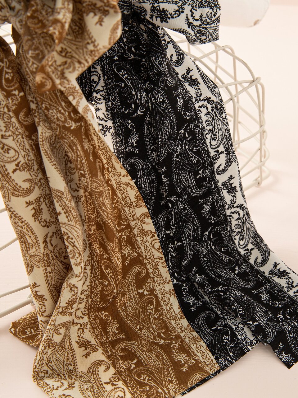 2pcs Paisley Pattern Bow Decor Scarf Hair Tie