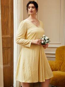 SHEIN Unity 大碼雙色格子V領三角布下擺連衣裙 - 黃色 - 查看 1