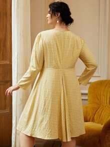 SHEIN Unity 大碼雙色格子V領三角布下擺連衣裙 - 黃色 - 查看 2