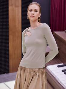 SHEIN Áo thun Cắt ra xoắn lại màu trơn Giải trí - Màu Khaki - Xem 5