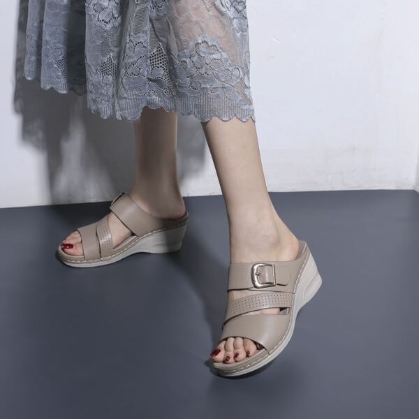 

Buckle Detail Wedge Strappy Sandals, Light grey